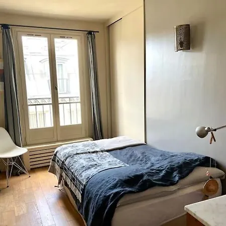 Apartment Charmant Flat In Batignolles